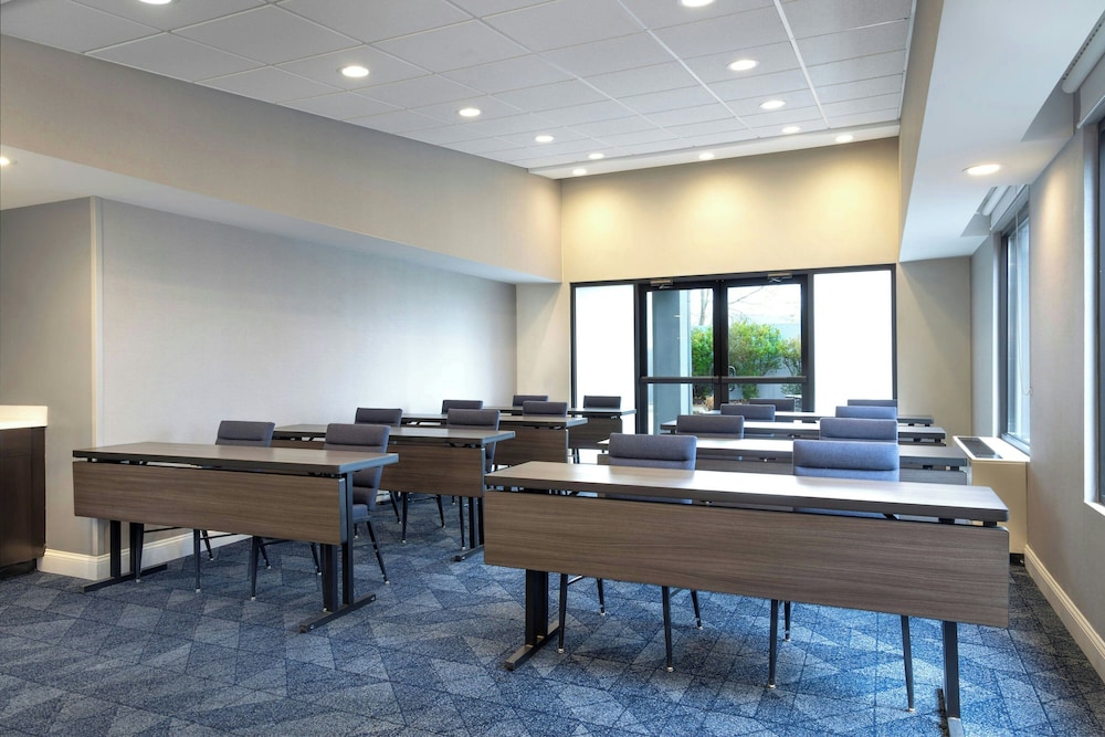 Courtyard By Marriott Burlington Williston 57/65