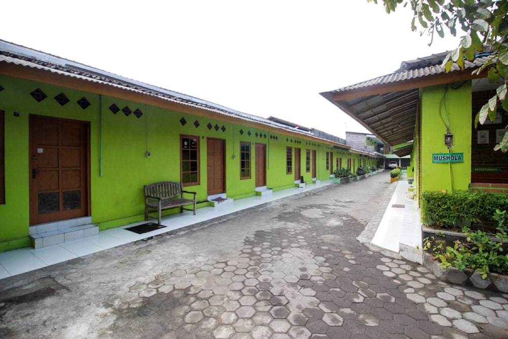 Reddoorz Jalan Parangtritis 3/56