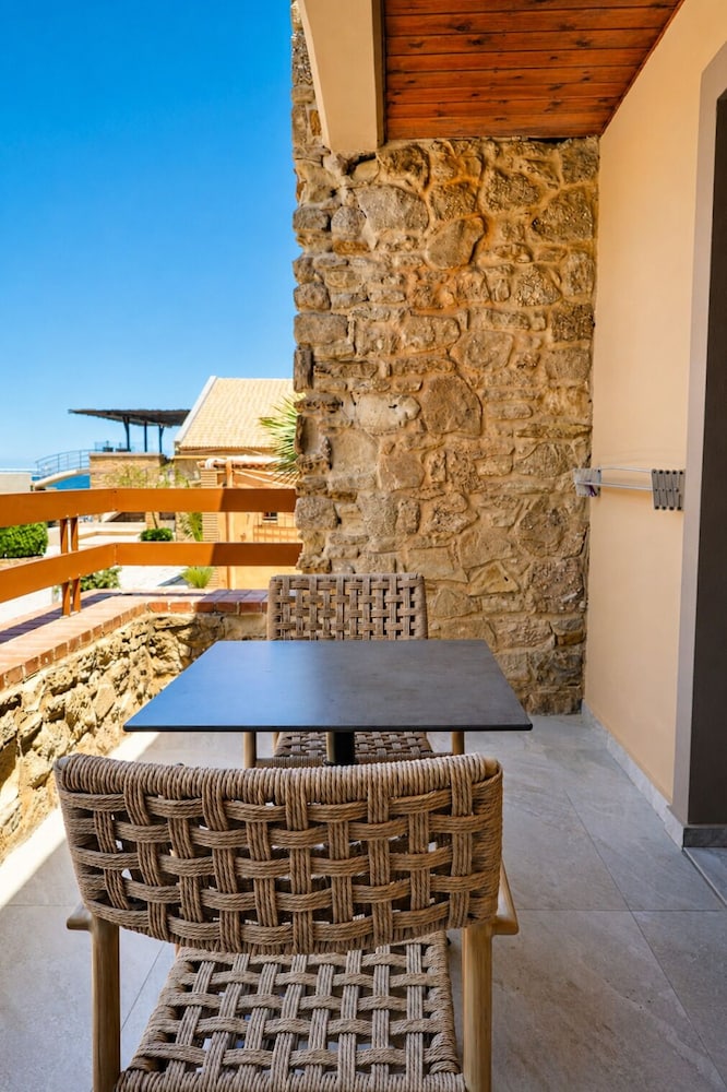 Mylos Hotel & Apartments 26/50