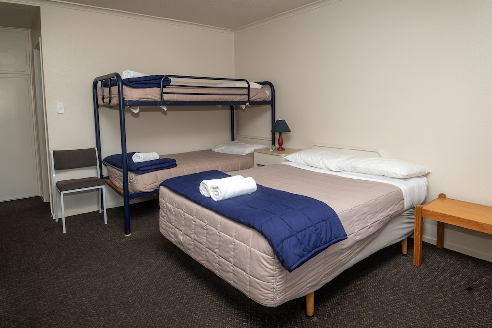 Te Anau Top 10 Holiday Park 11/58