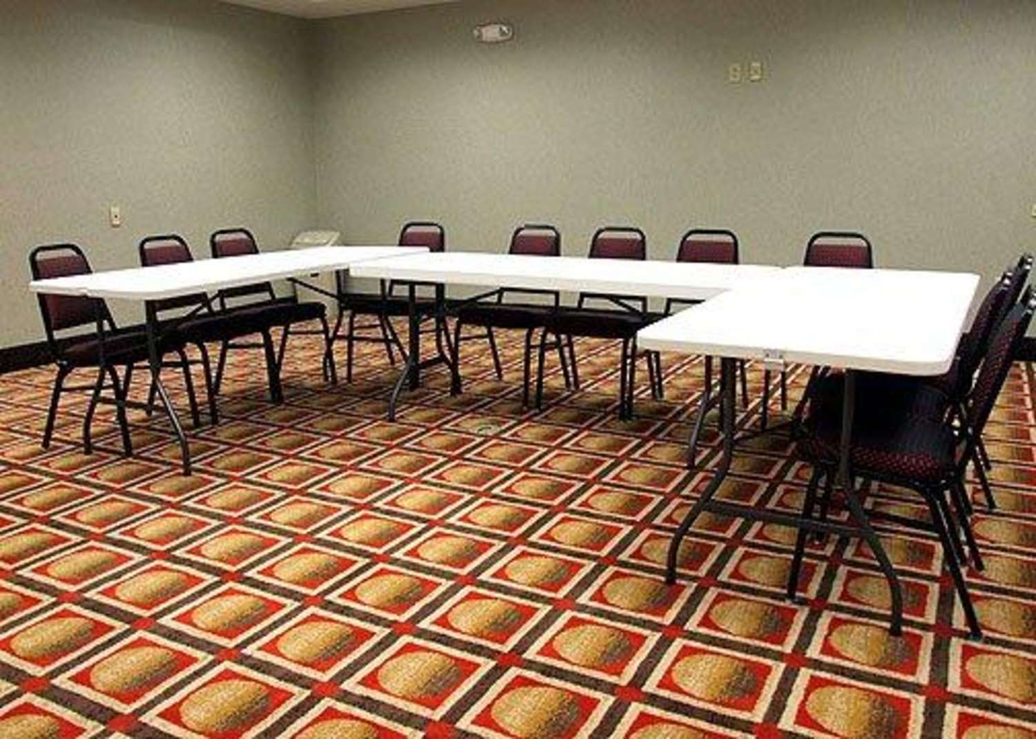 Comfort Inn & Suites Madisonville KY 30/33