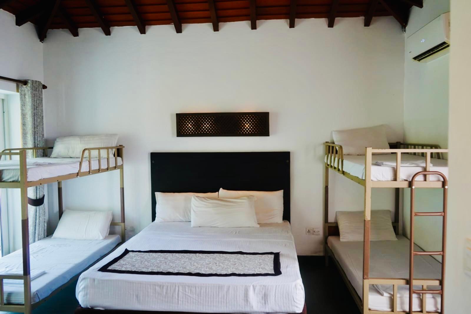 Room, Sextuple