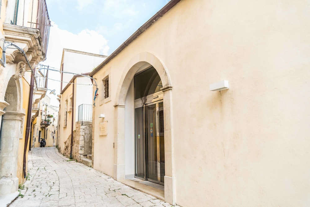 Hotel Dell Orologio 34/37