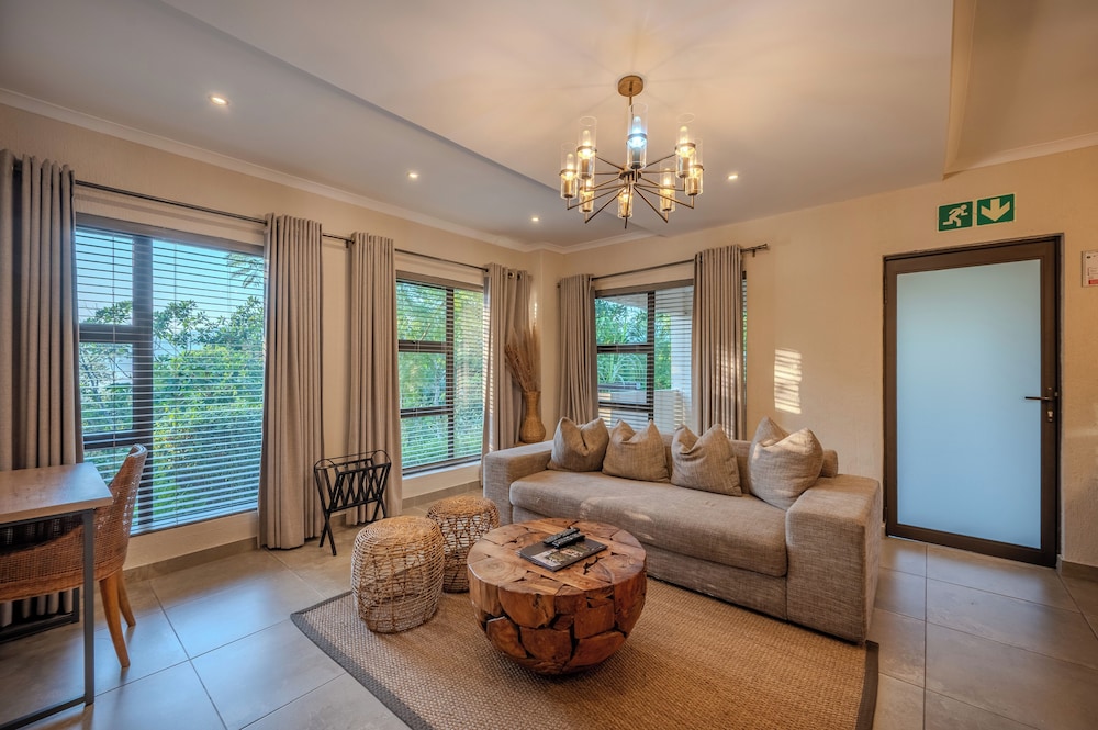 Bushbaby Valley Lodge 28/42