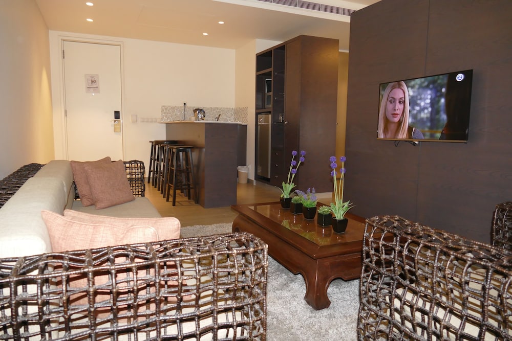 Three O Nine Hotel 25/50
