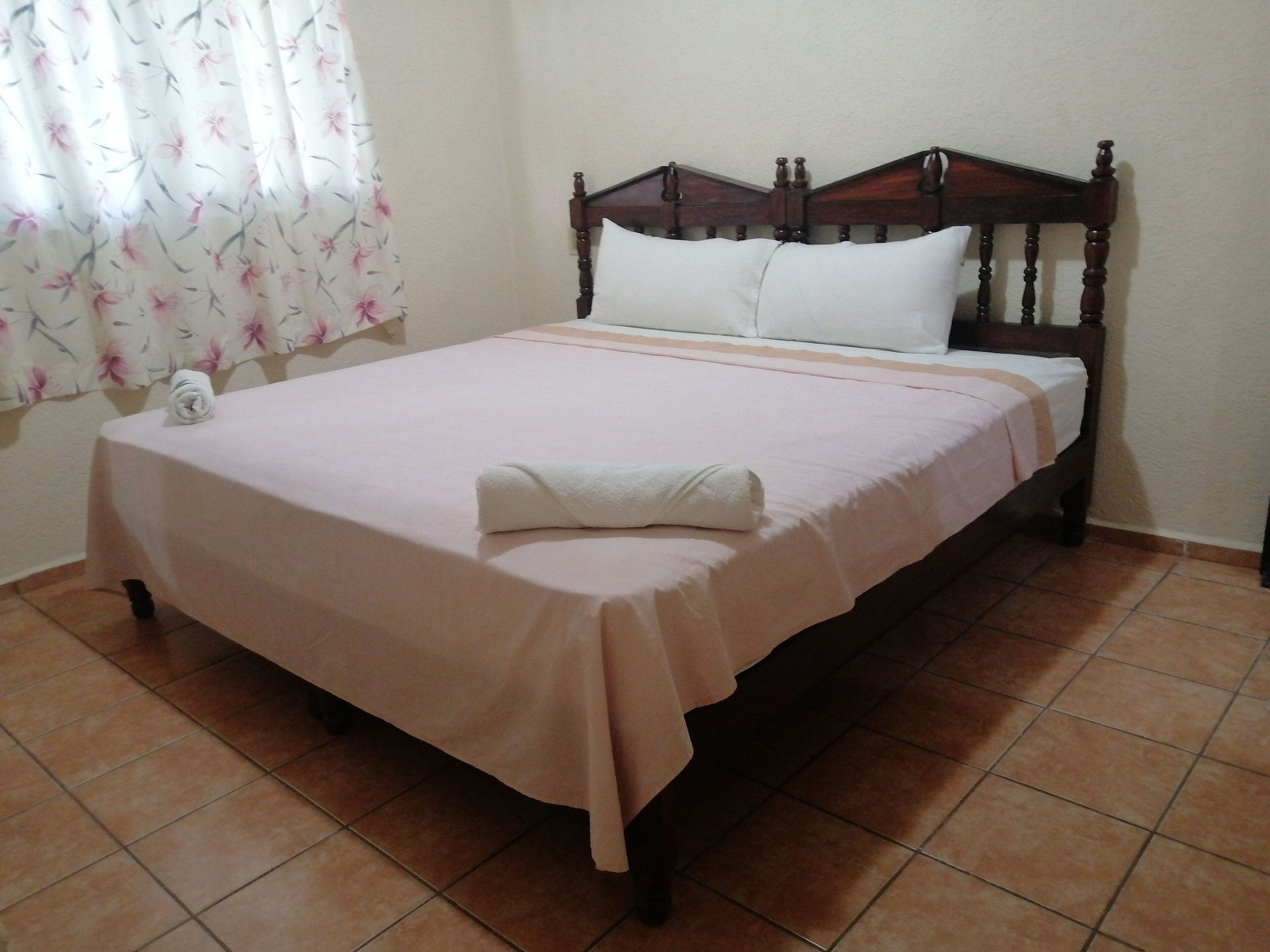 Standard, King Bed, Hotel Ashly 6/10