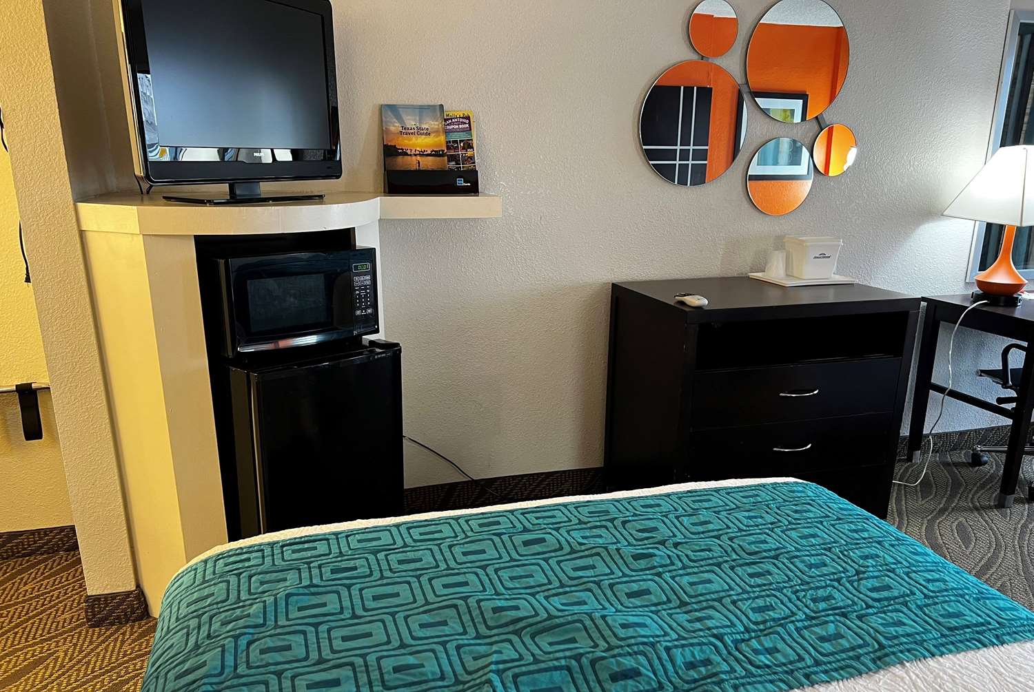 Howard Johnson by Wyndham Houston Heights/Downtown 20/23