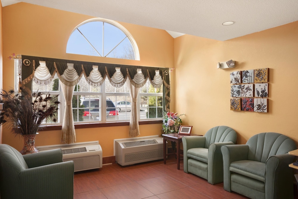 Microtel Inn Suites By Wyndham Albany Airport 27/49