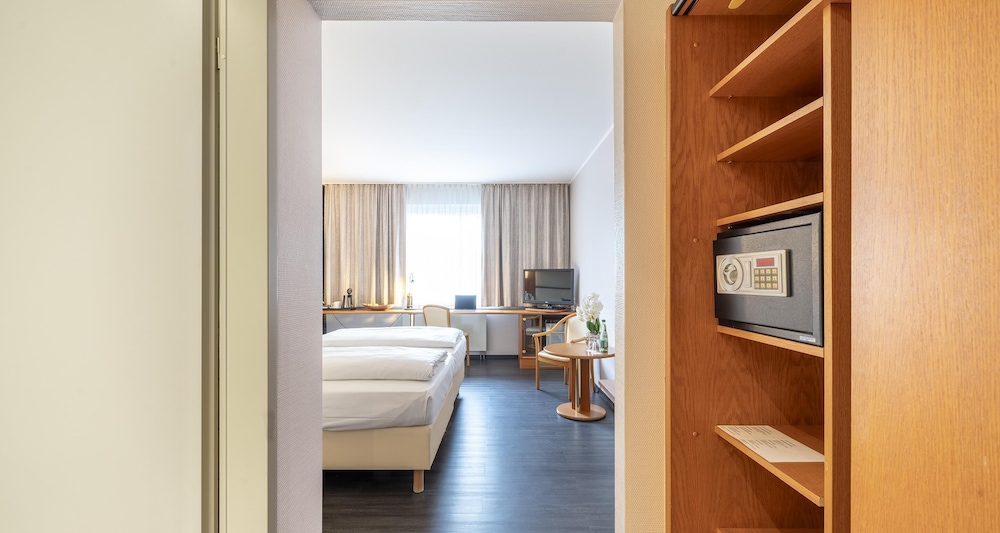 Comfort, King Bed, Convertible Double Bed، Plaza Hotel Zwickau 10/10