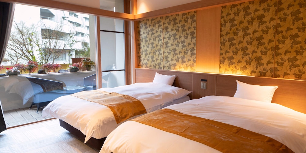 SUITE, OUTDOOR BATH, ANNEX