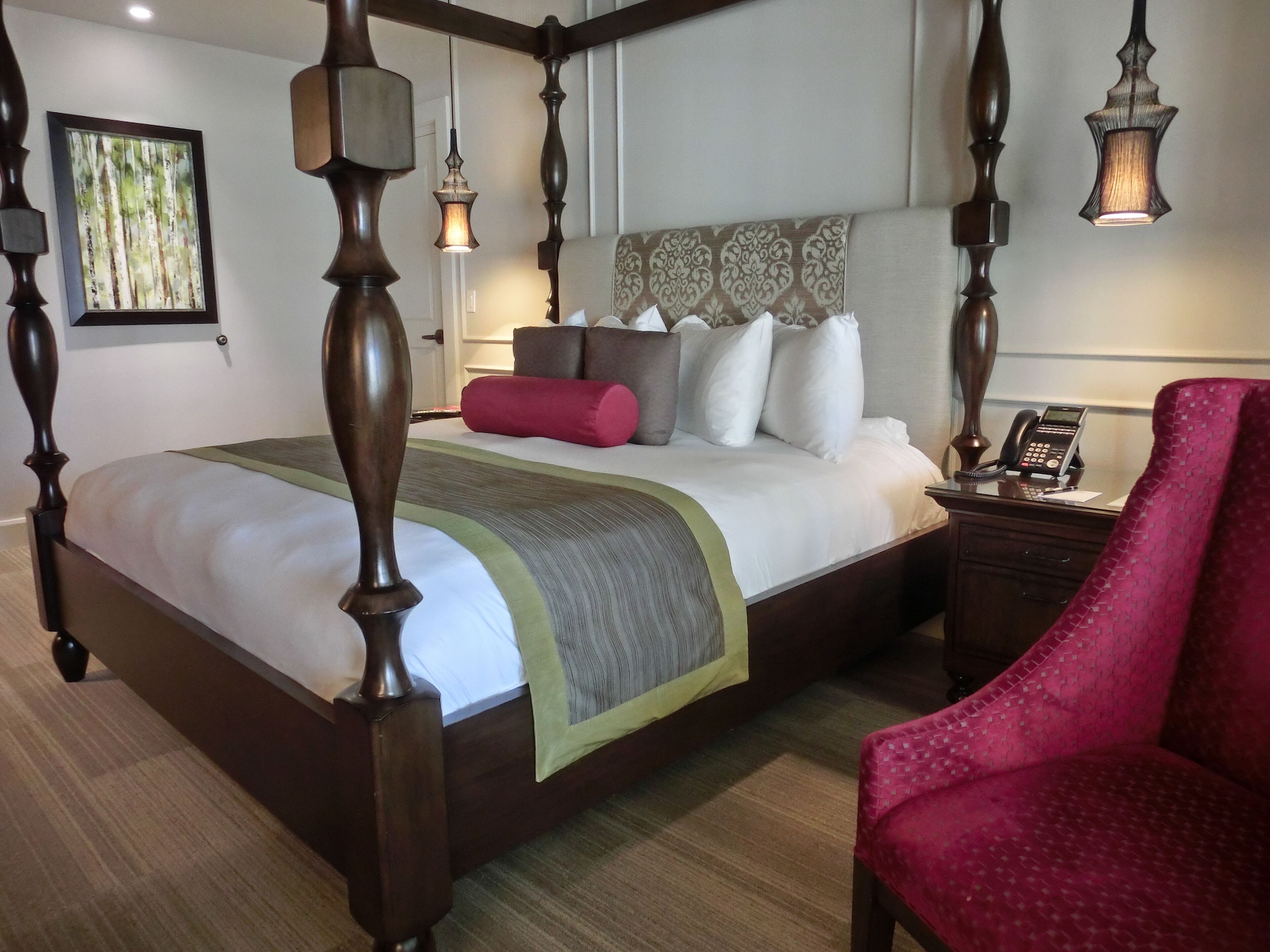 SUPERIOR, KING BED, ACCESSIBLE