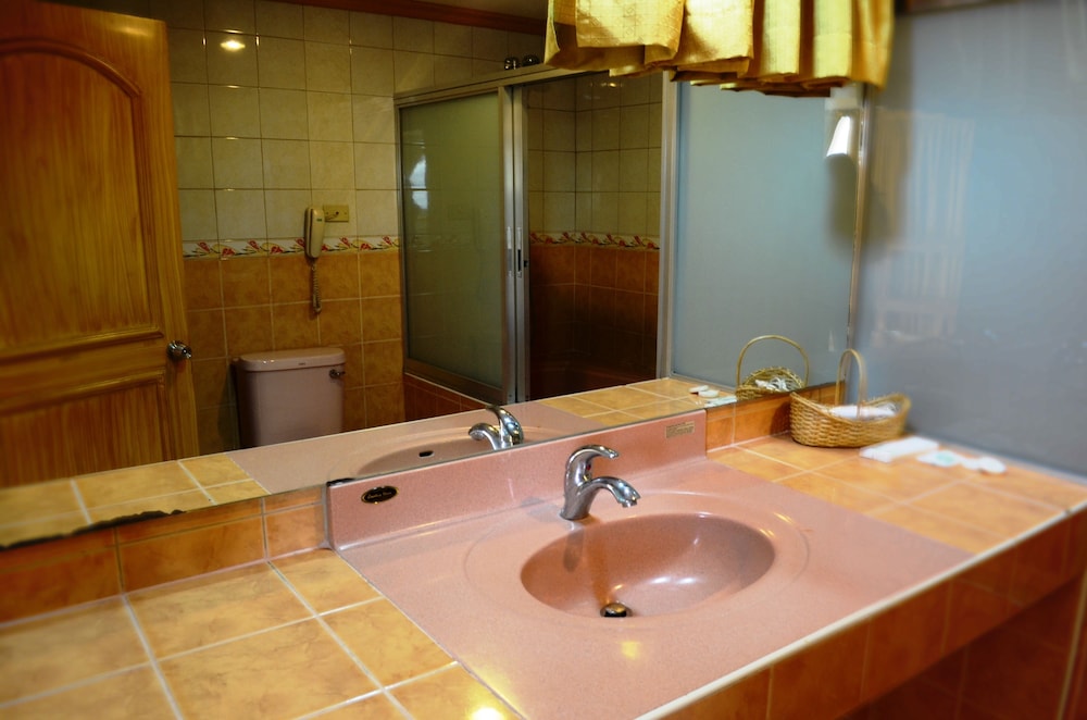 Elegant Circle Inn 55/71