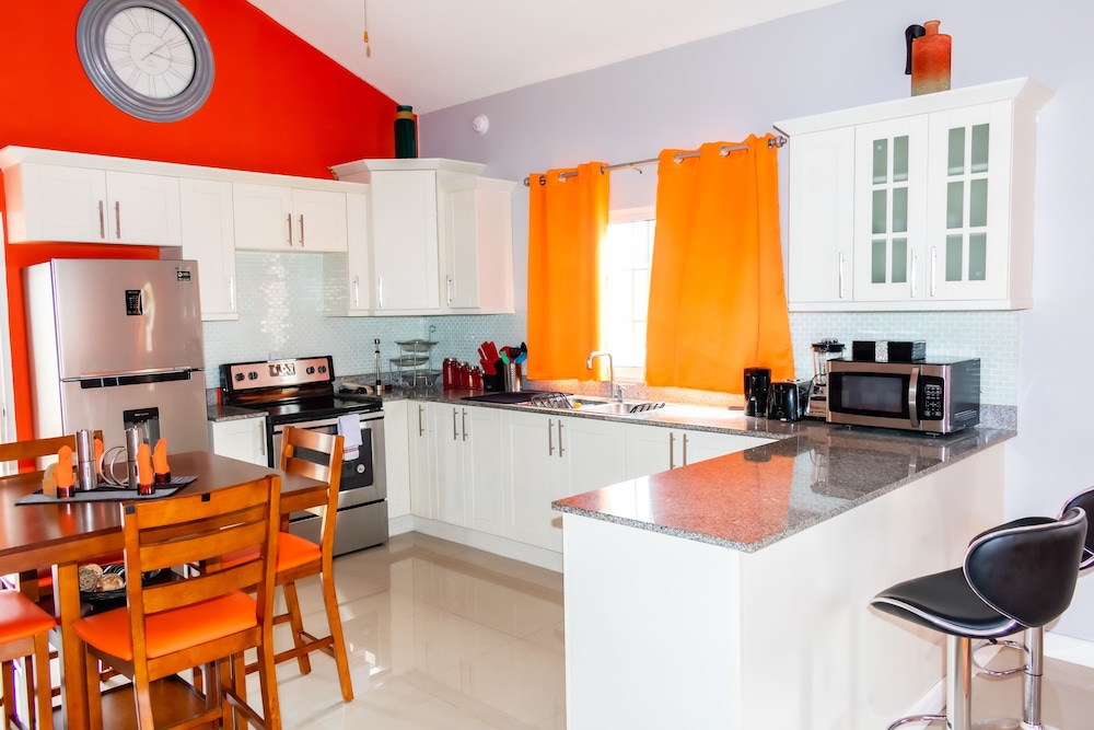 Casa Victoria Golf Retreat 4/50