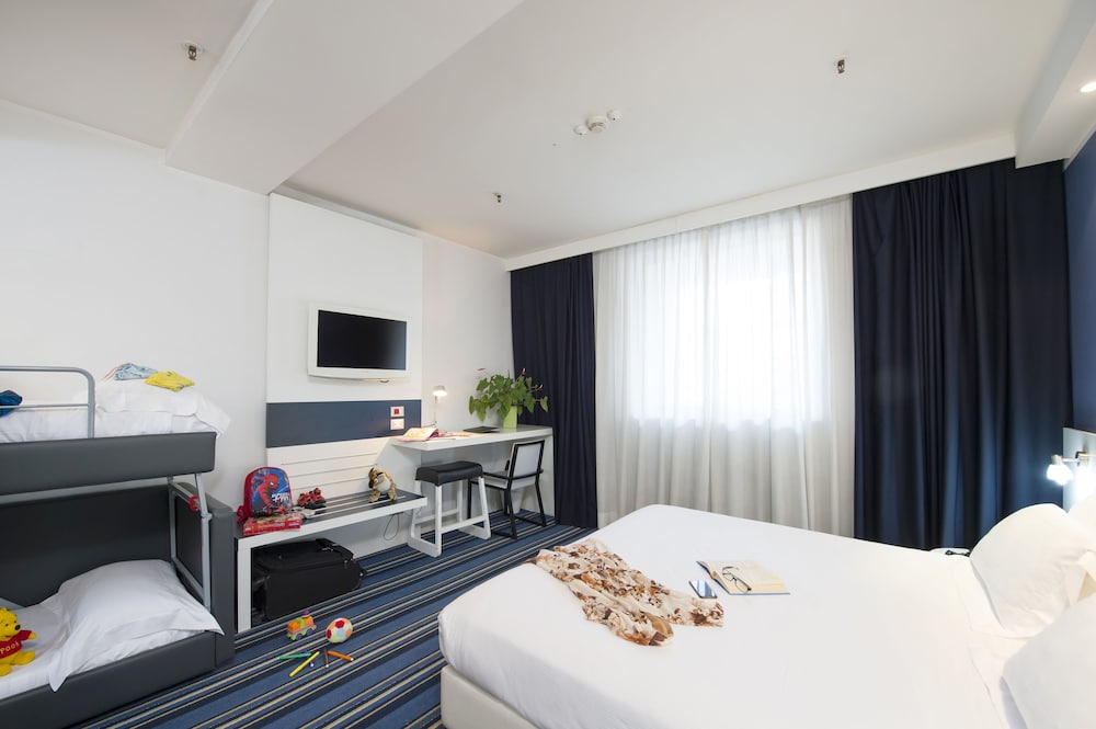 Neo Hotel 41/75
