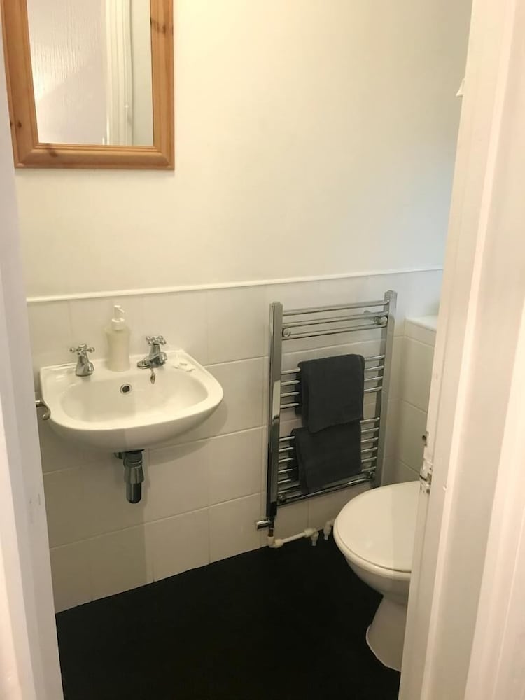 Rear, Standard, Twin Beds