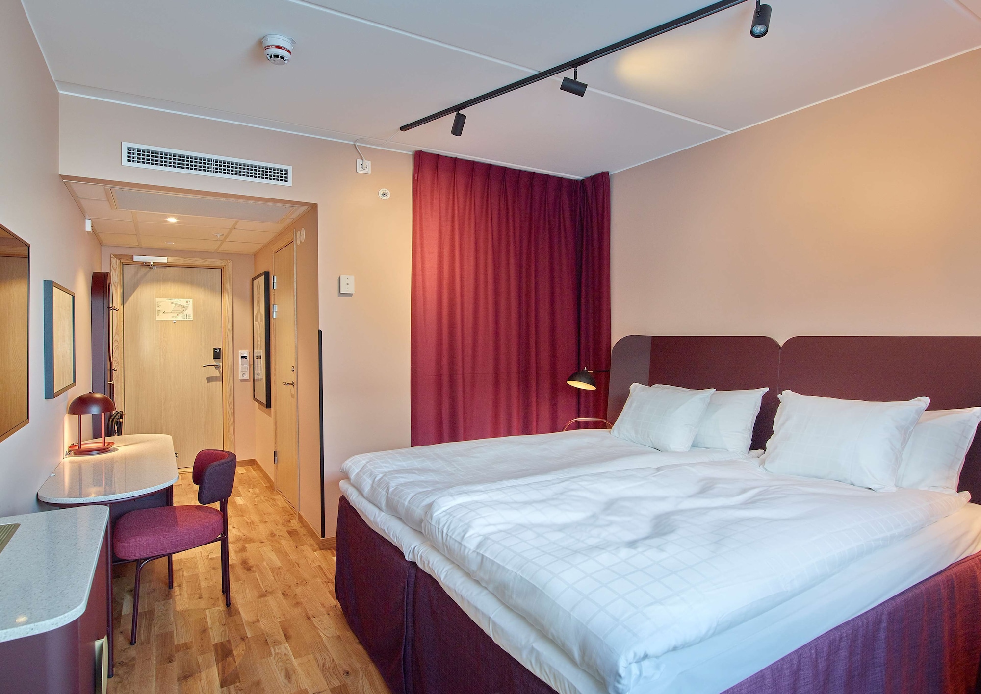 Standard, King Bed