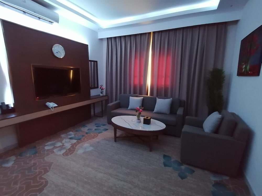 فندق قصر الشمال(Qasr Alshamal Hotel) 35/50