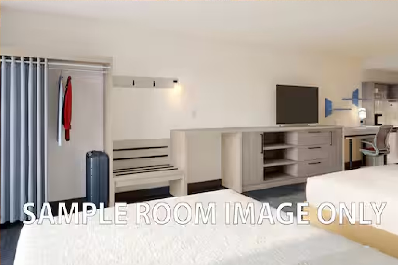 Studio, 2 Queen Beds, Accessible