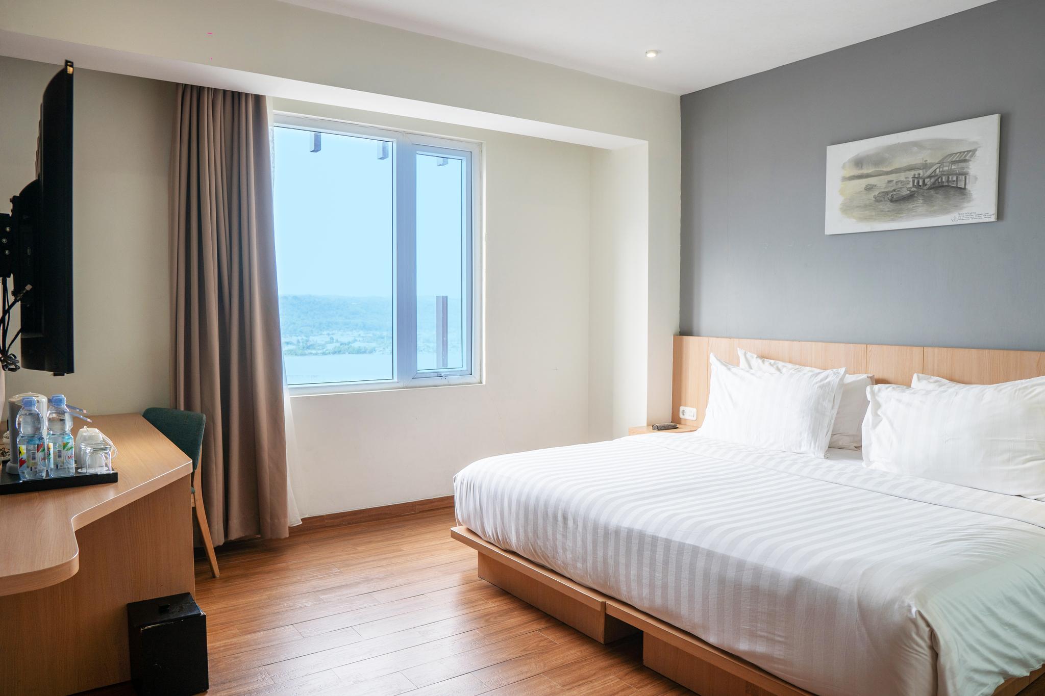 Deluxe Hollywood Bayview Room