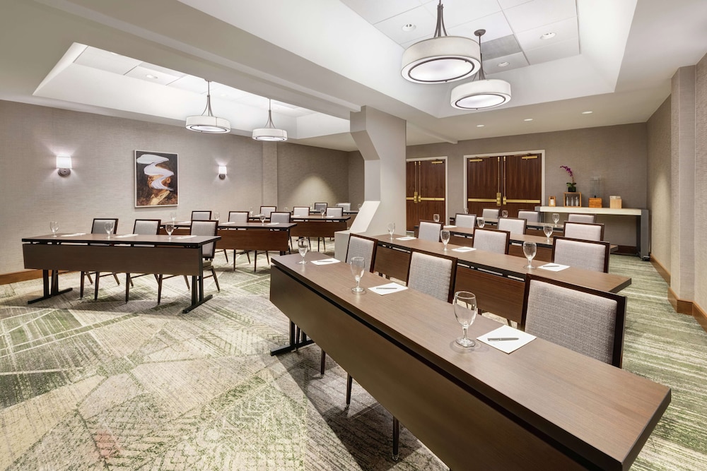 Embassy Suites Tysons Corner 40/44