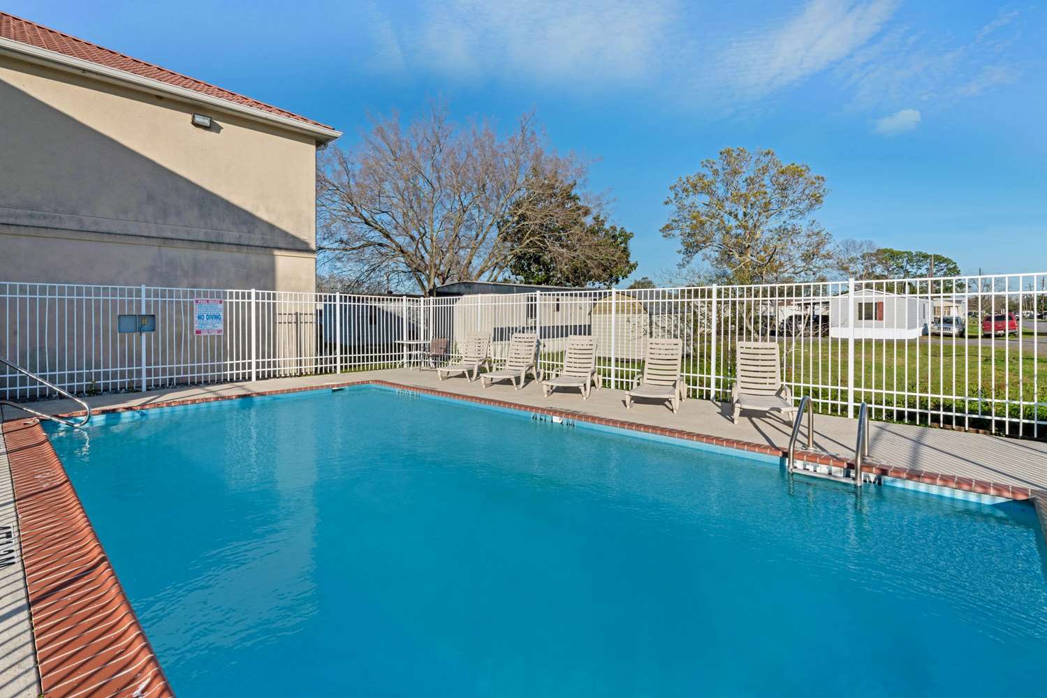 La Quinta Inn & Suites by Wyndham Morgan City 14/19