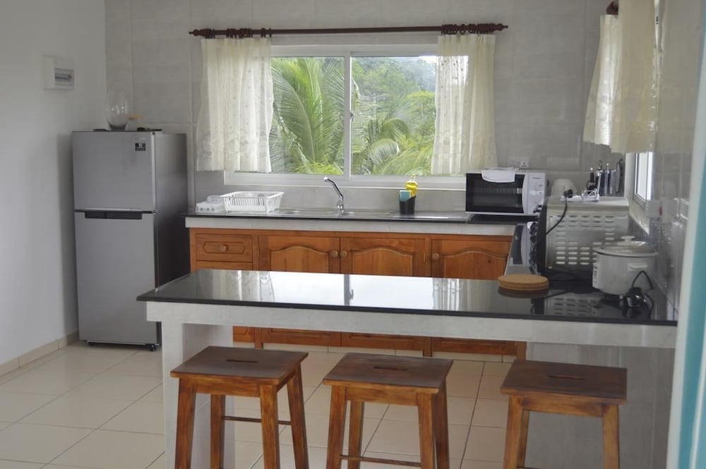 Chez Payet Guesthouse 13/18