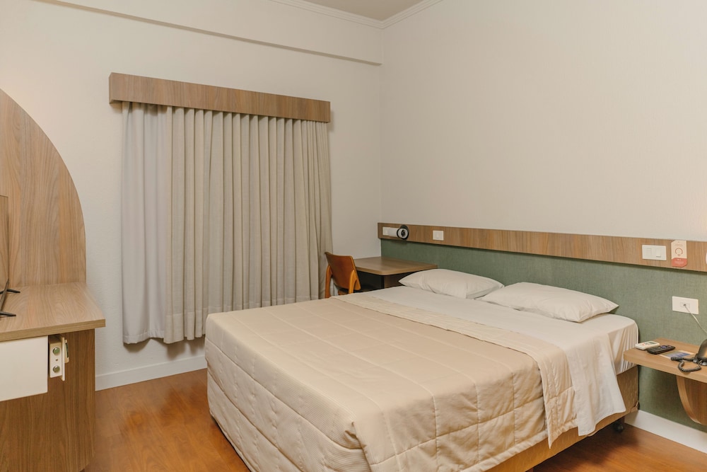 Hotel 10 Aparecida de Goiania 16/54