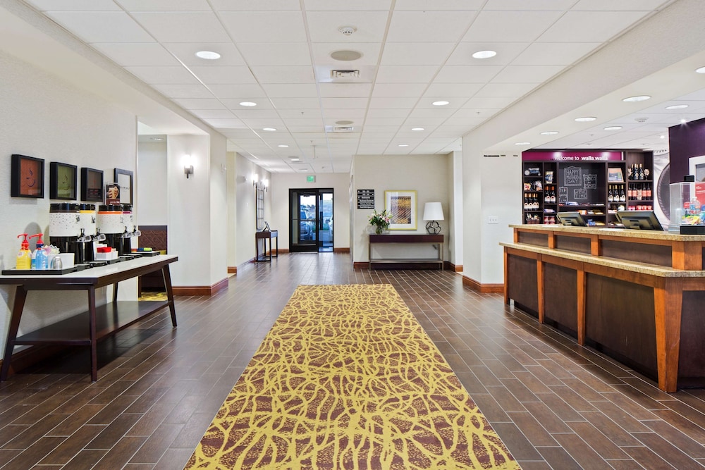 Hampton Inn Suites Walla Walla 12/48