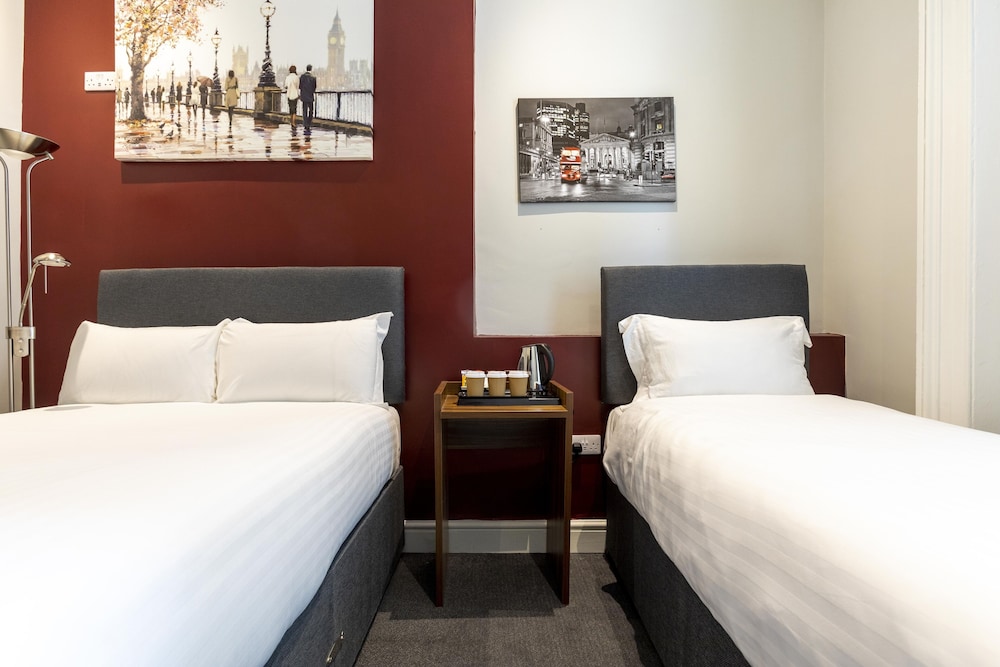Family, Multiple Beds