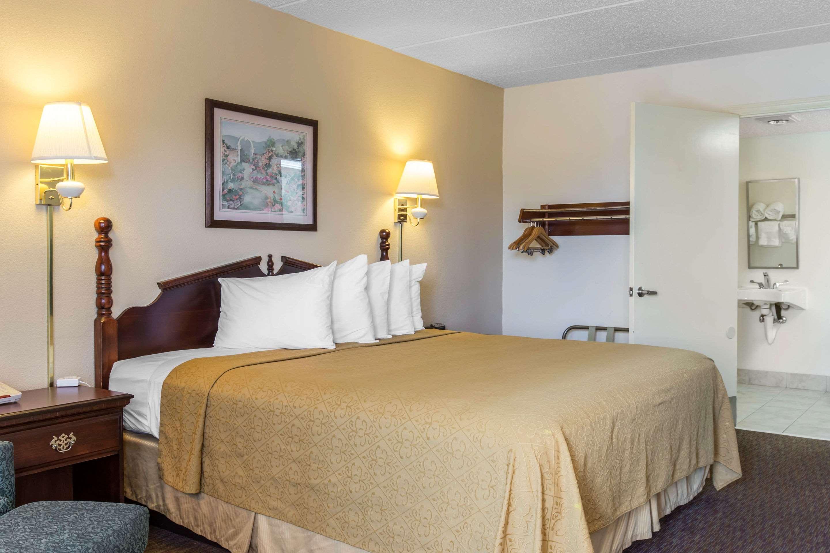 Upgrade, Queen Bed, Smoking، Quality Inn Cordele 4/7