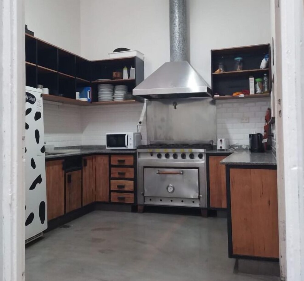 Sabatico Travelers Hostel 4/50