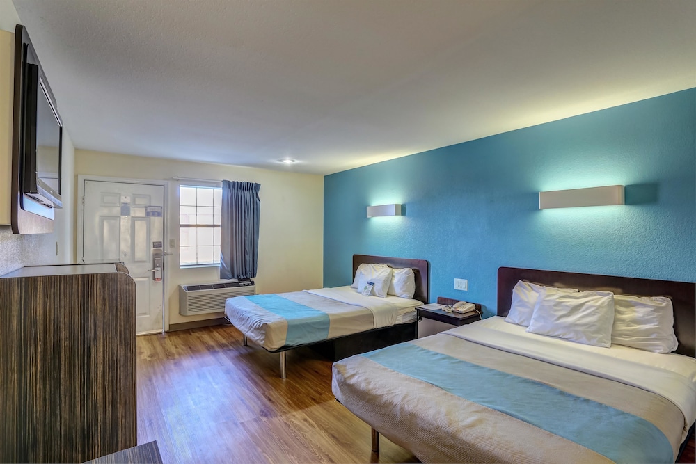 Motel6 Dickson, TN 9/59