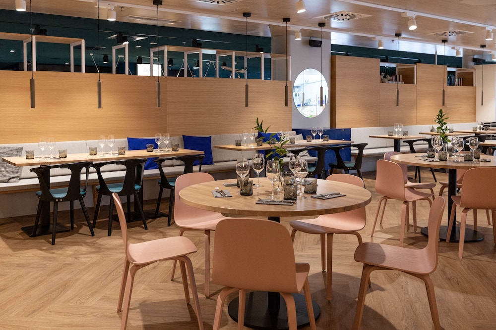 restaurant cafeteria