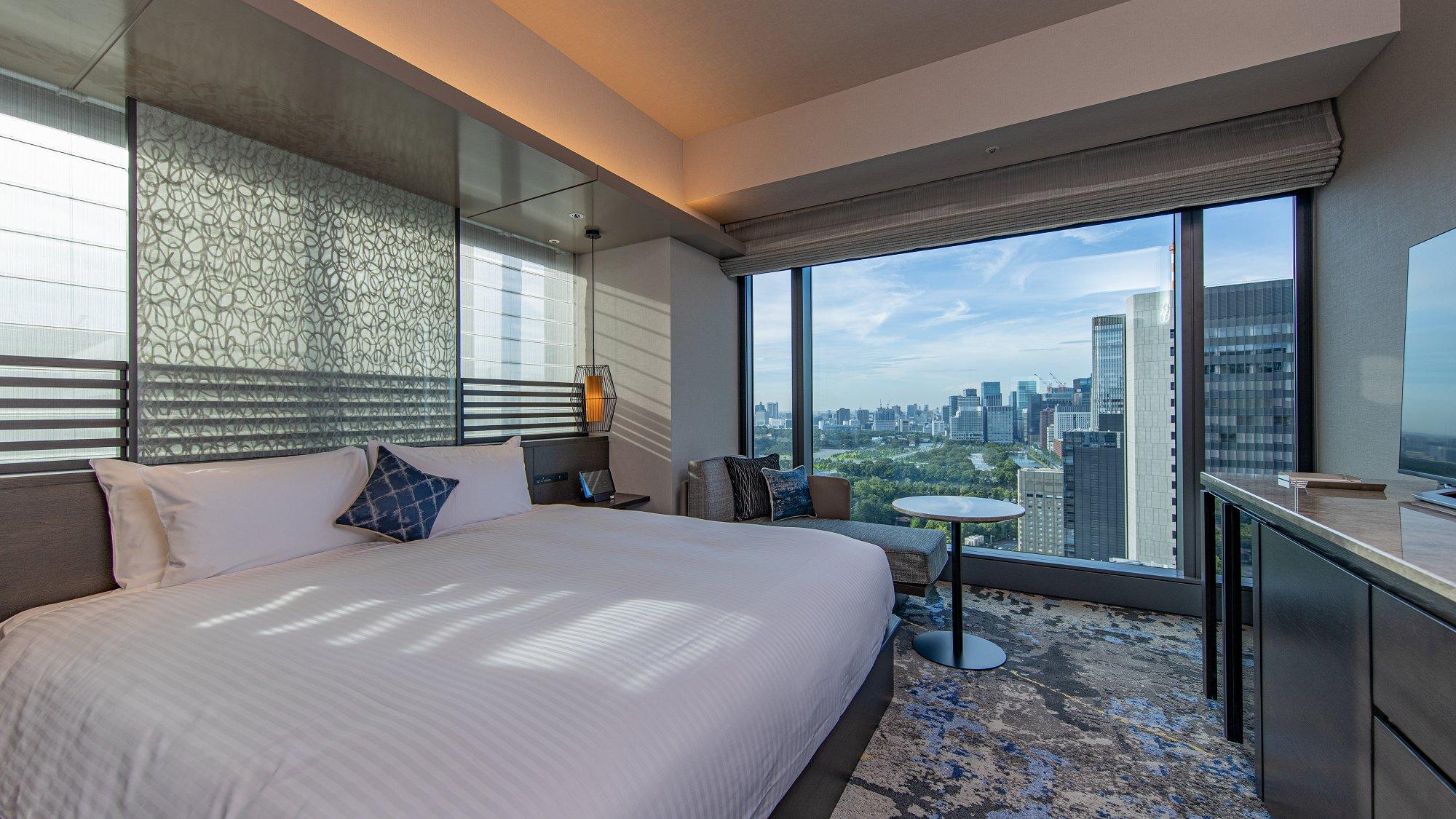 Deluxe, King Bed, Night View, Corner