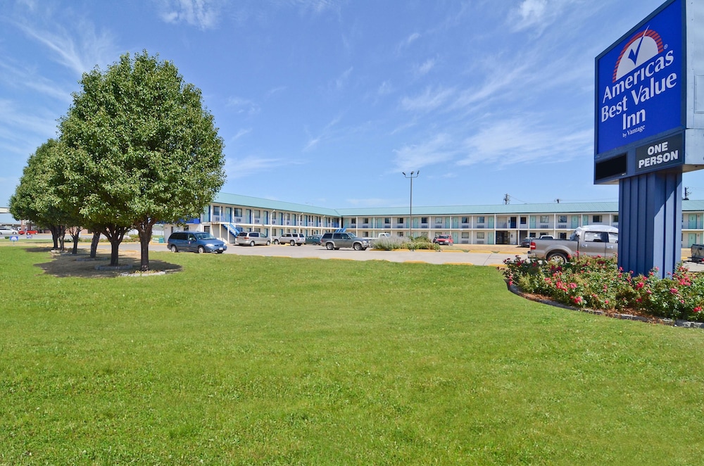 Americas Best Value Inn Lincoln 4/34