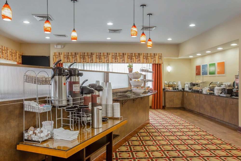Comfort Suites Golden Isles Gateway 27/33