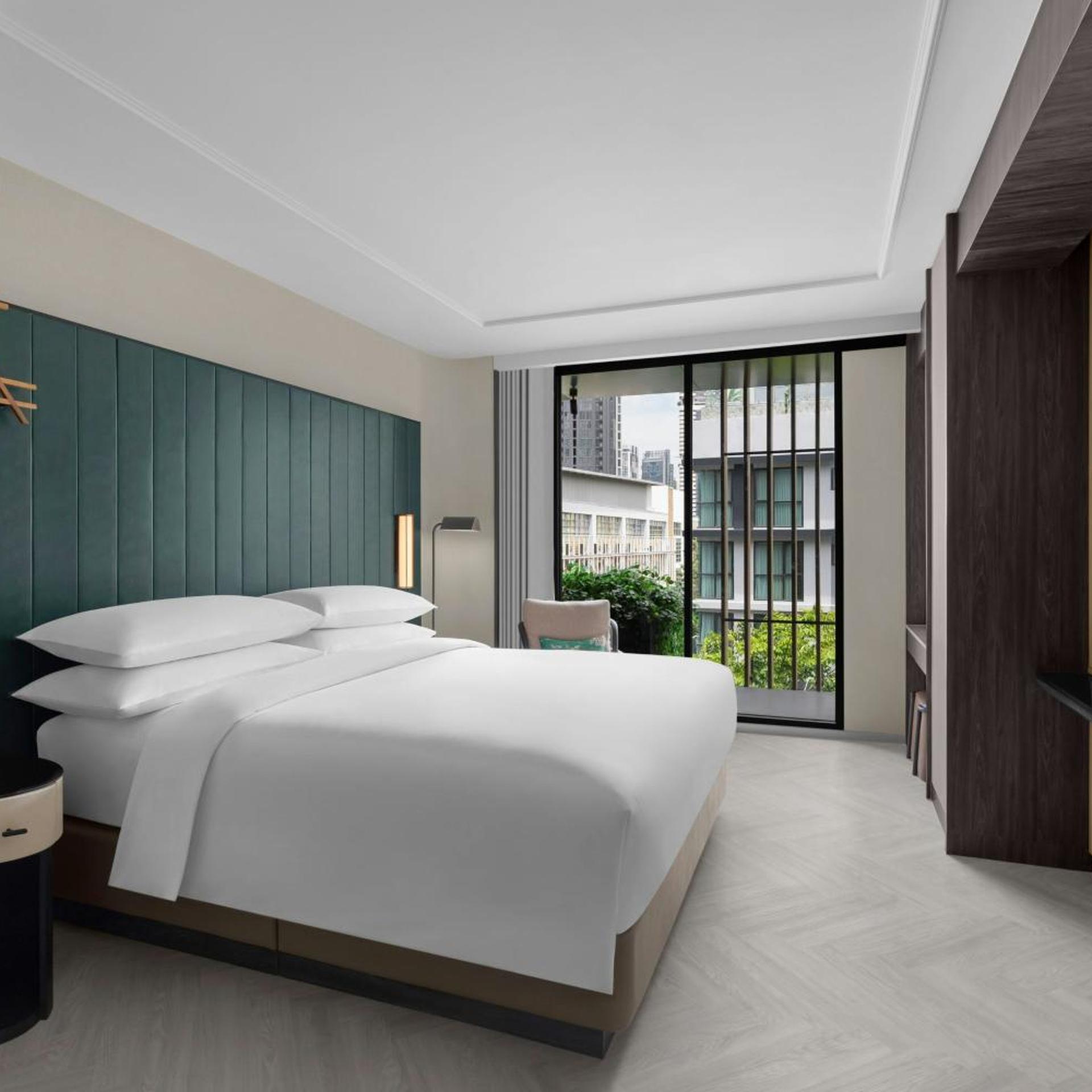1 Bedroom, Emerald, Suite, King Bed