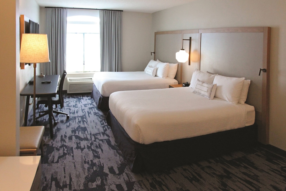 Fairfield Inn Suites Charleston Airport Convention Center 12/45