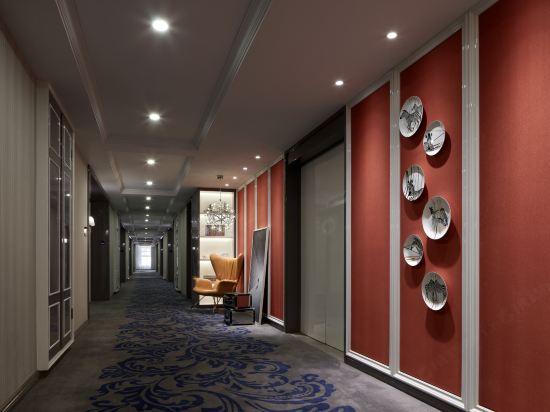 Platium Hotel 9/28
