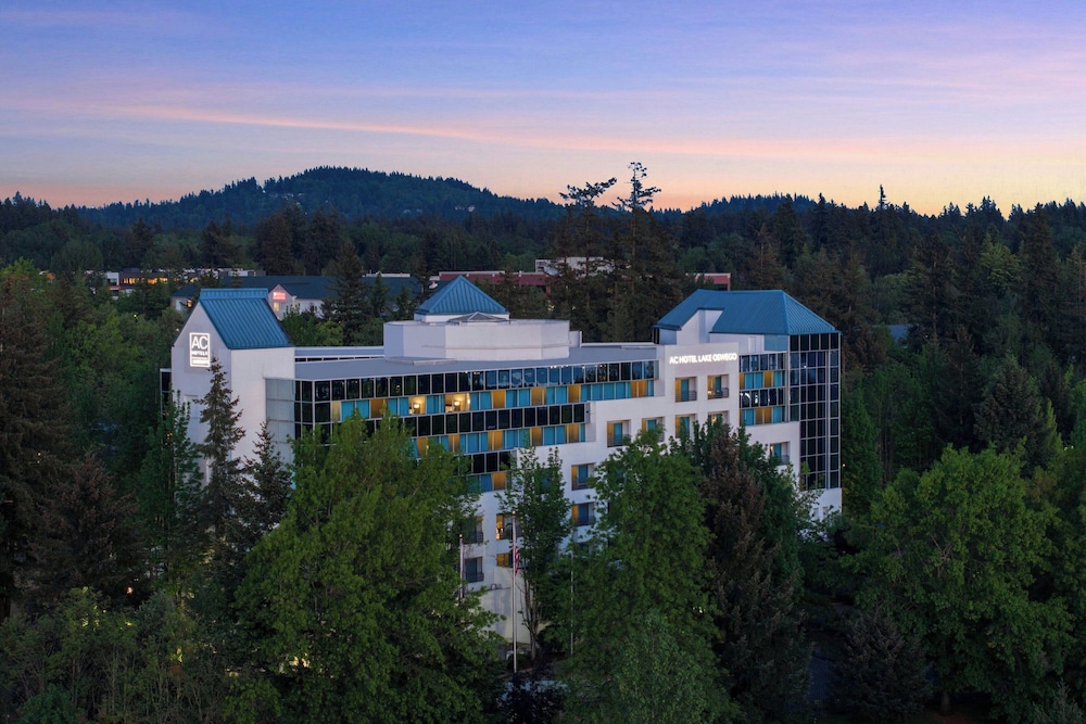 AC Hotel By Marriott Portland Lake Oswego 7/68