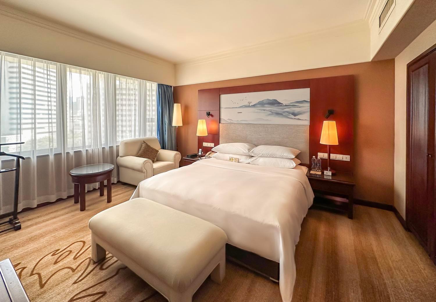 Deluxe, Suite, King Bed, Queen Bed