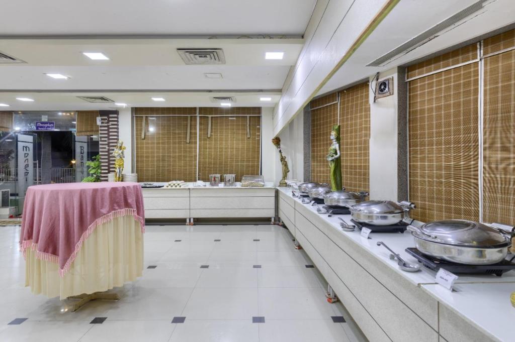 HOTEL MANGALAM 16/49