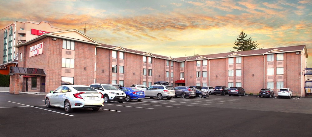 Diplomat Inn 49/58