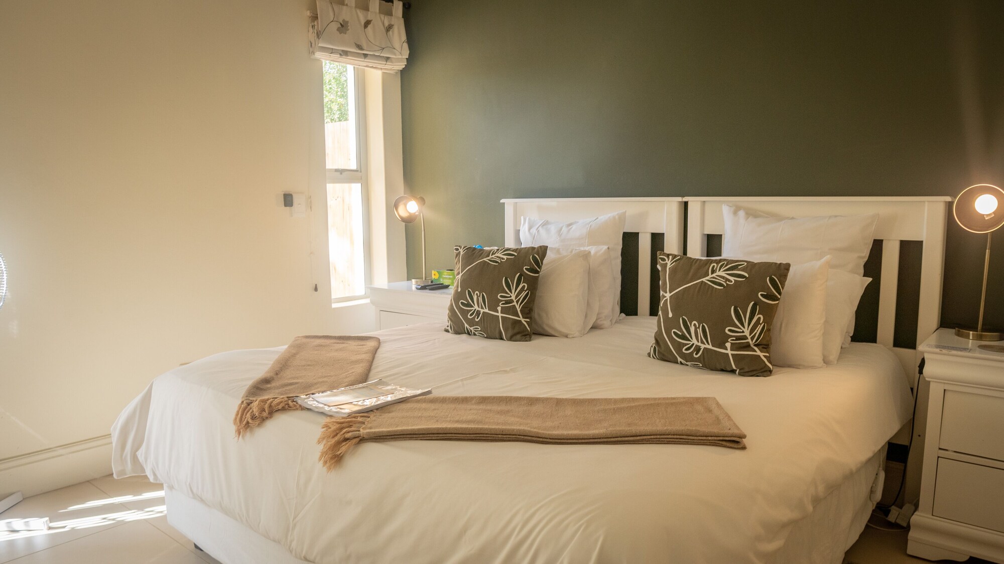 Business, King Bed