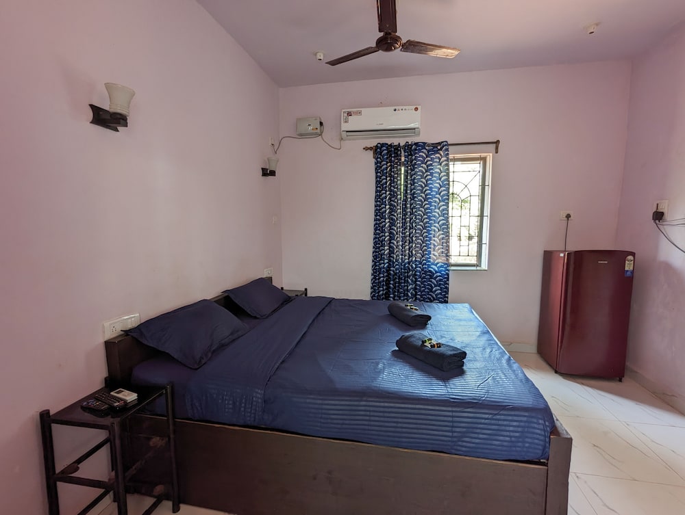 DELUXE, DOUBLE BED, PRIVATE BATHROOM