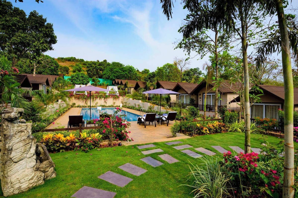 Stone Wood Resort & Spa 28/50