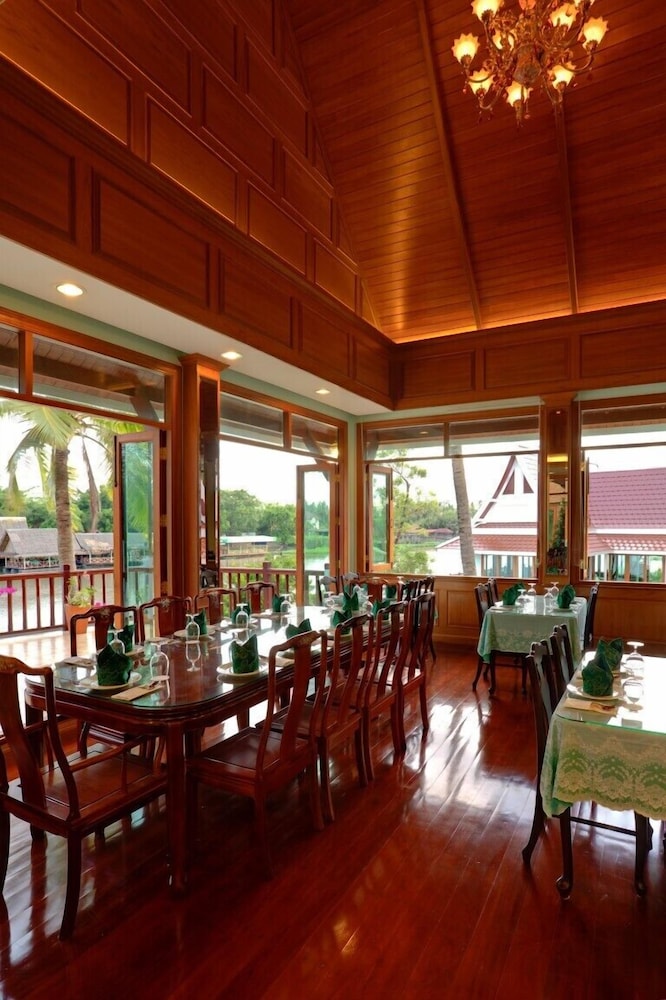RK Riverside Resort and Spa (Reon Kruewal) 38/50