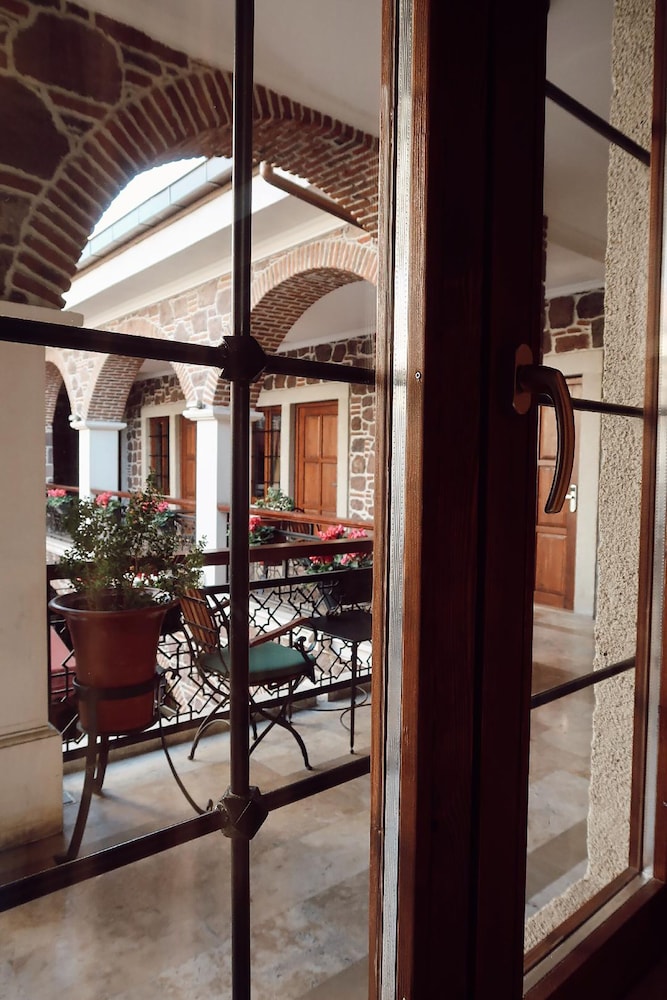 L'agora Old Town Hotel & Bazaar 29/35