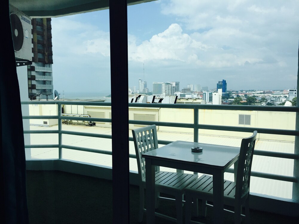 View Talay 6 Condominium By Honey 48/84