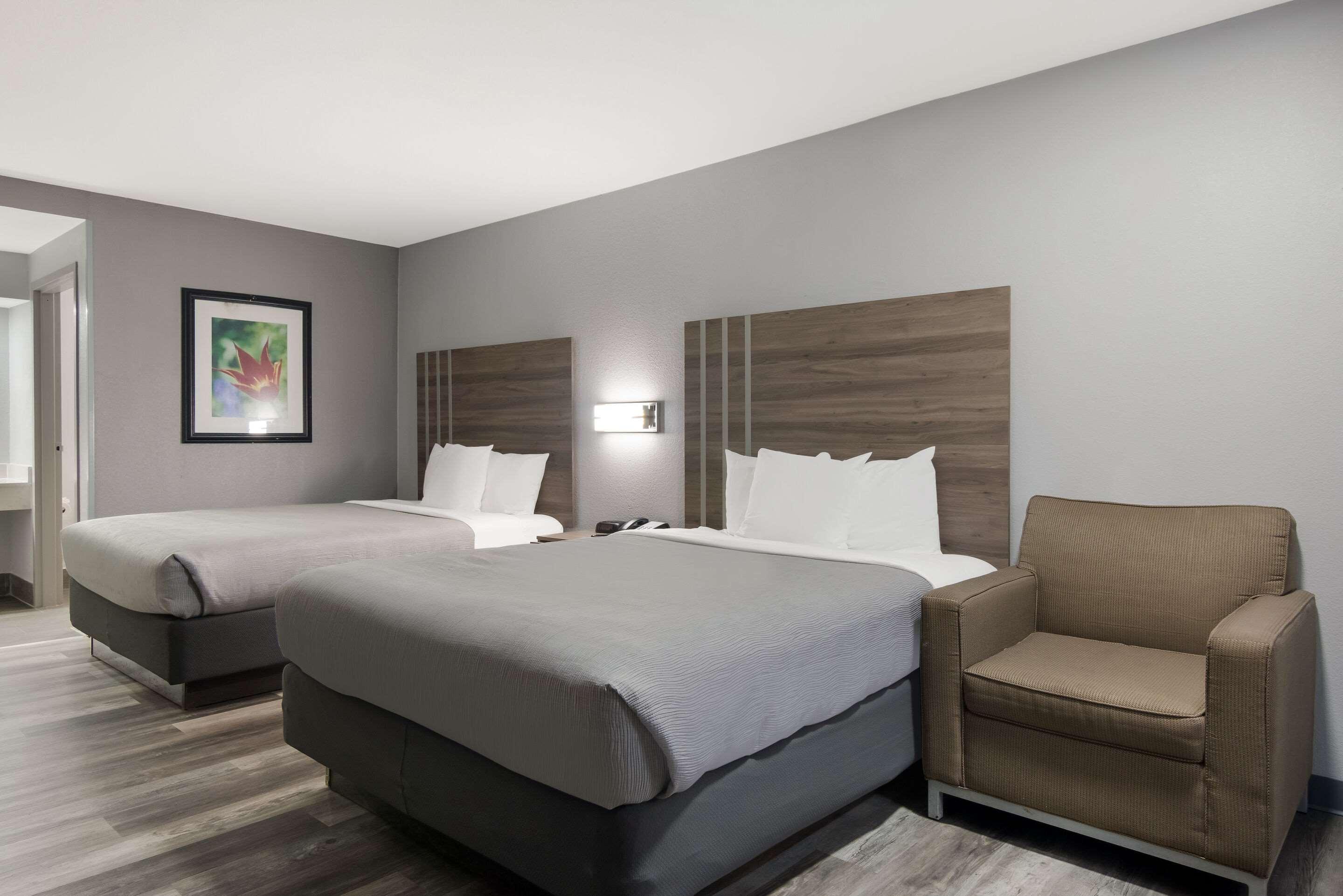 ROOM, 2 QUEEN BEDS, SMOKING